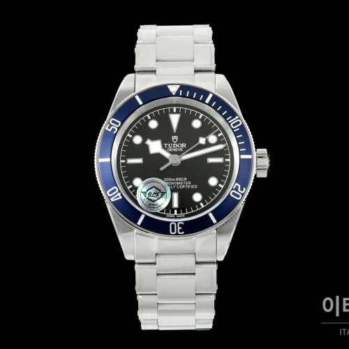 튜더 블랙베이 41 모노크롬 블랙다이얼 스틸 오토매틱 41mm M7941A1A0NU 스틸 브레이슬릿 네이비 베젤 튜더 블랙베이 41 모노크롬 블랙다이얼 스틸 오토매틱 41mm M7941A1A0NU 스틸 브레이슬릿 네이비 베젤
