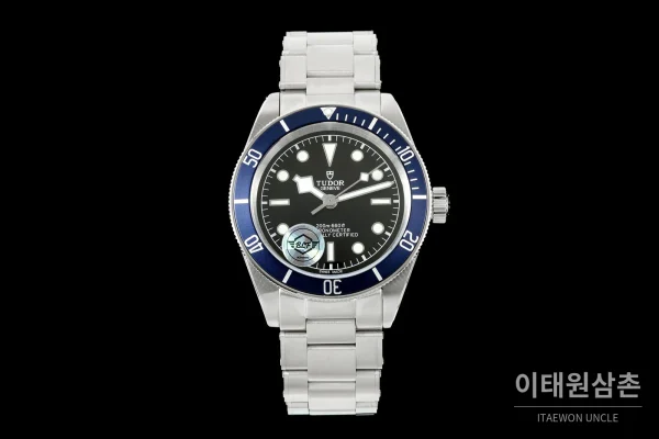 튜더 블랙베이 41 모노크롬 블랙다이얼 스틸 오토매틱 41mm M7941A1A0NU 스틸 브레이슬릿 네이비 베젤
