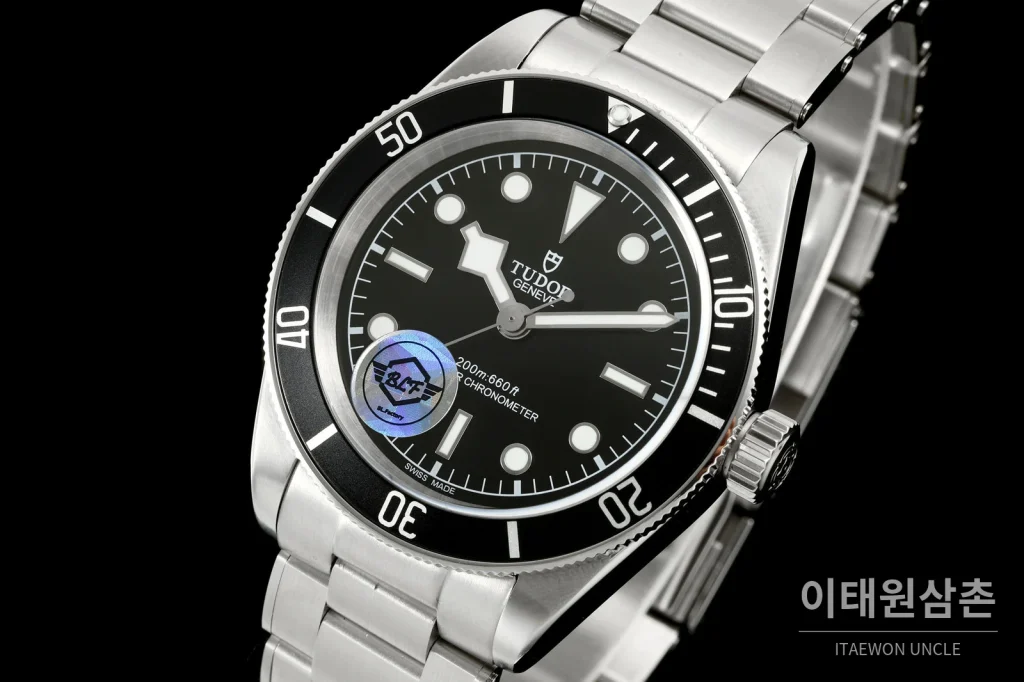 튜더 블랙베이 41 모노크롬 블랙다이얼 스틸 오토매틱 41mm M7941A1A0NU 스틸 브레이슬릿 블랙 베젤
