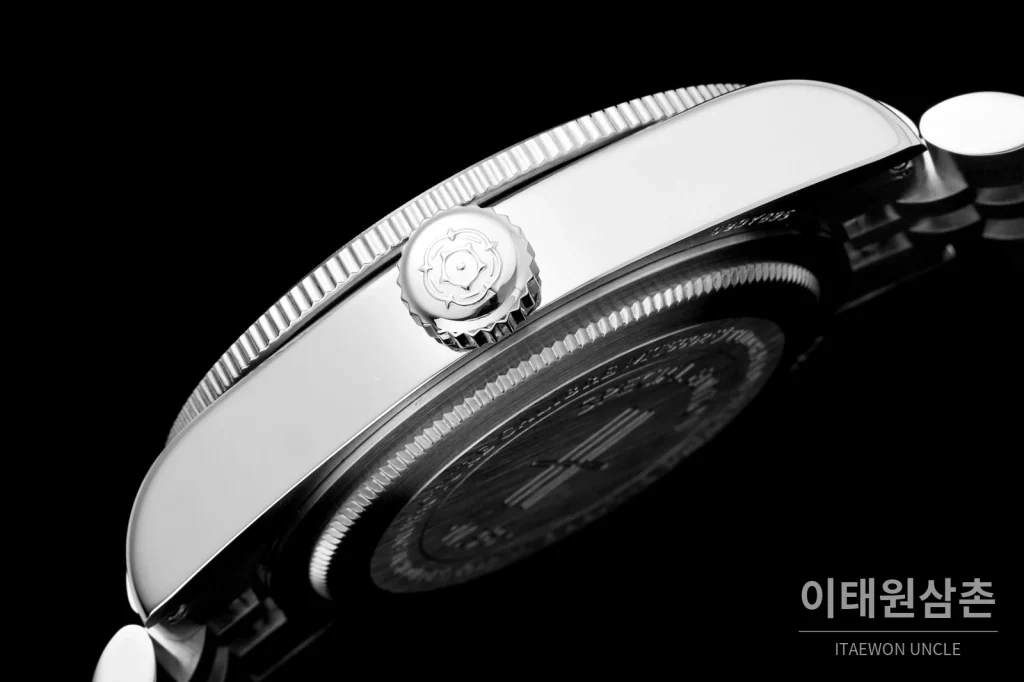 튜더 블랙베이 41 모노크롬 블랙다이얼 스틸 오토매틱 41mm M7941A1A0NU 스틸 브레이슬릿 그린 베젤