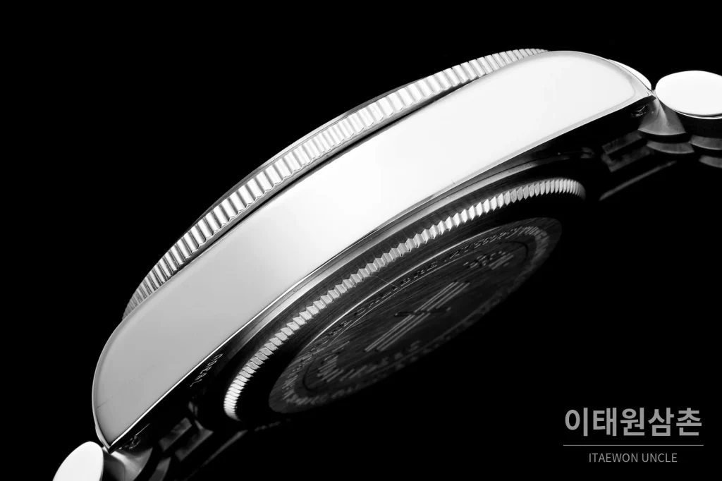 튜더 블랙베이 41 모노크롬 블랙다이얼 스틸 오토매틱 41mm M7941A1A0NU 스틸 브레이슬릿 그린 베젤