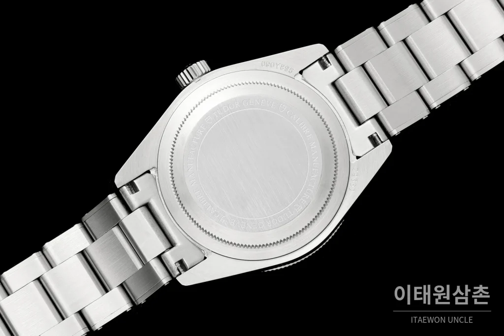 튜더 블랙베이 41 모노크롬 블랙다이얼 스틸 오토매틱 41mm M7941A1A0NU 스틸 브레이슬릿 블랙 베젤 (3)