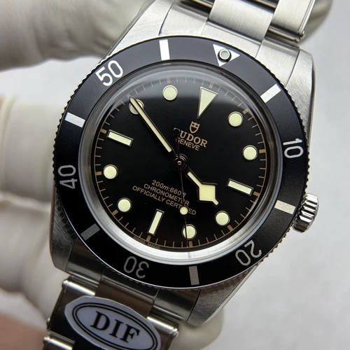 튜더 블랙베이 54 극경 블루 샌드 다이얼 오토매틱 37mm M79000N 스틸 브레이슬릿 블랙 베젤 (2) 튜더 블랙베이 54 극경 블루 샌드 다이얼 오토매틱 37mm M79000N 스틸 브레이슬릿 블랙 베젤 (2)
