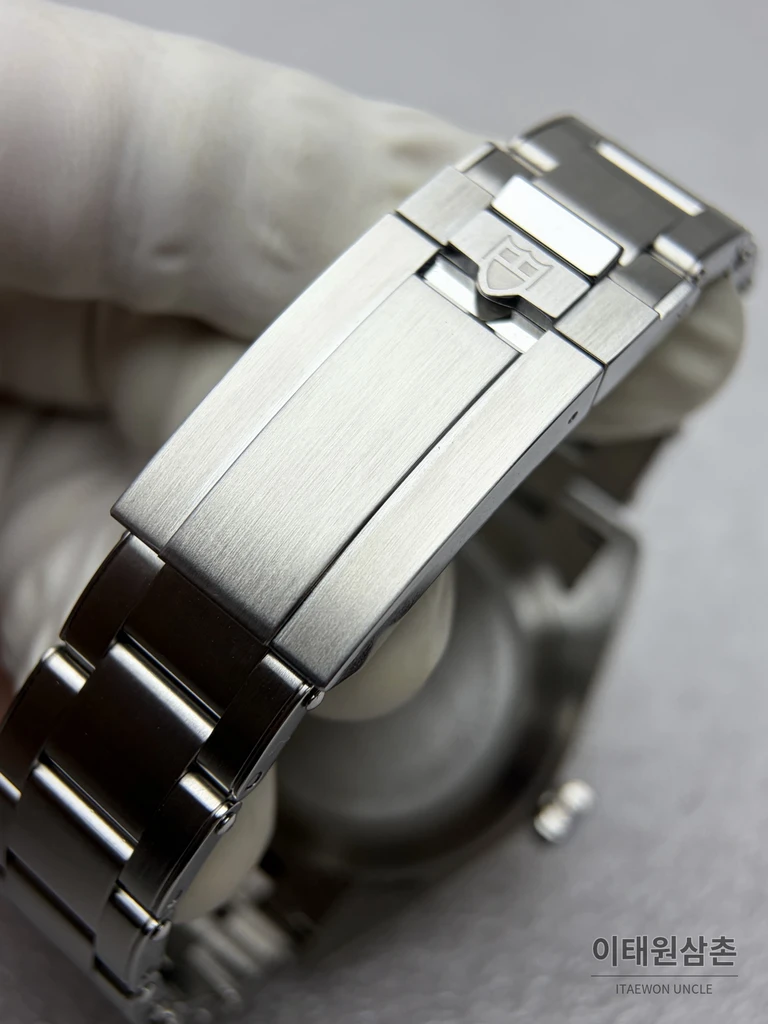 튜더 블랙베이 54 극경 블루 샌드 다이얼 오토매틱 37mm M79000N 스틸 브레이슬릿 블랙 베젤 (2)