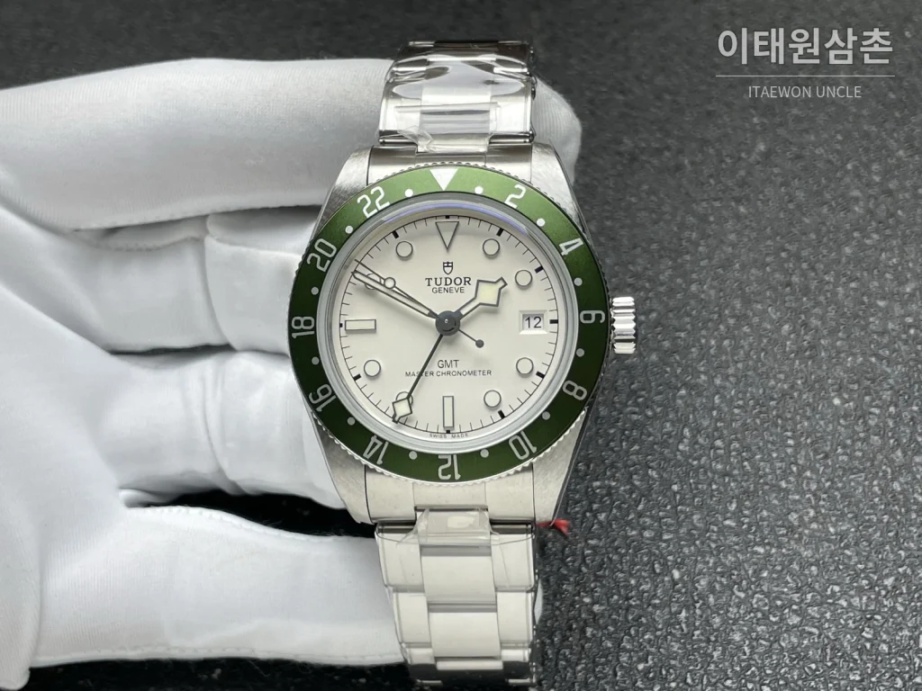 튜더 블랙베이 58 GMT 블랙다이얼 오토매틱 39mm (2)
