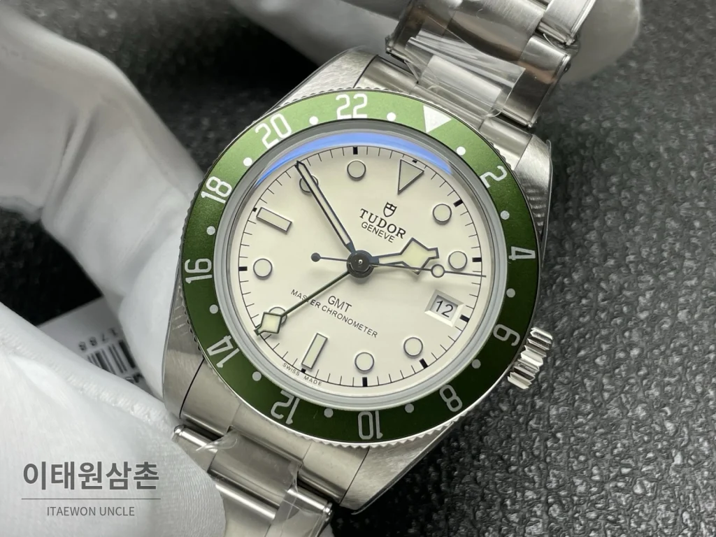 튜더 블랙베이 58 GMT 블랙다이얼 오토매틱 39mm (2)