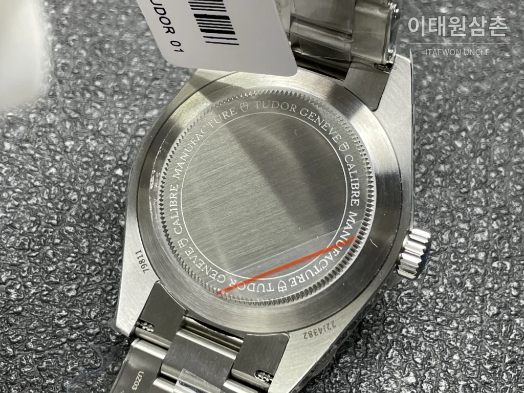 튜더 블랙베이 58 GMT 블랙다이얼 오토매틱 39mm (2)