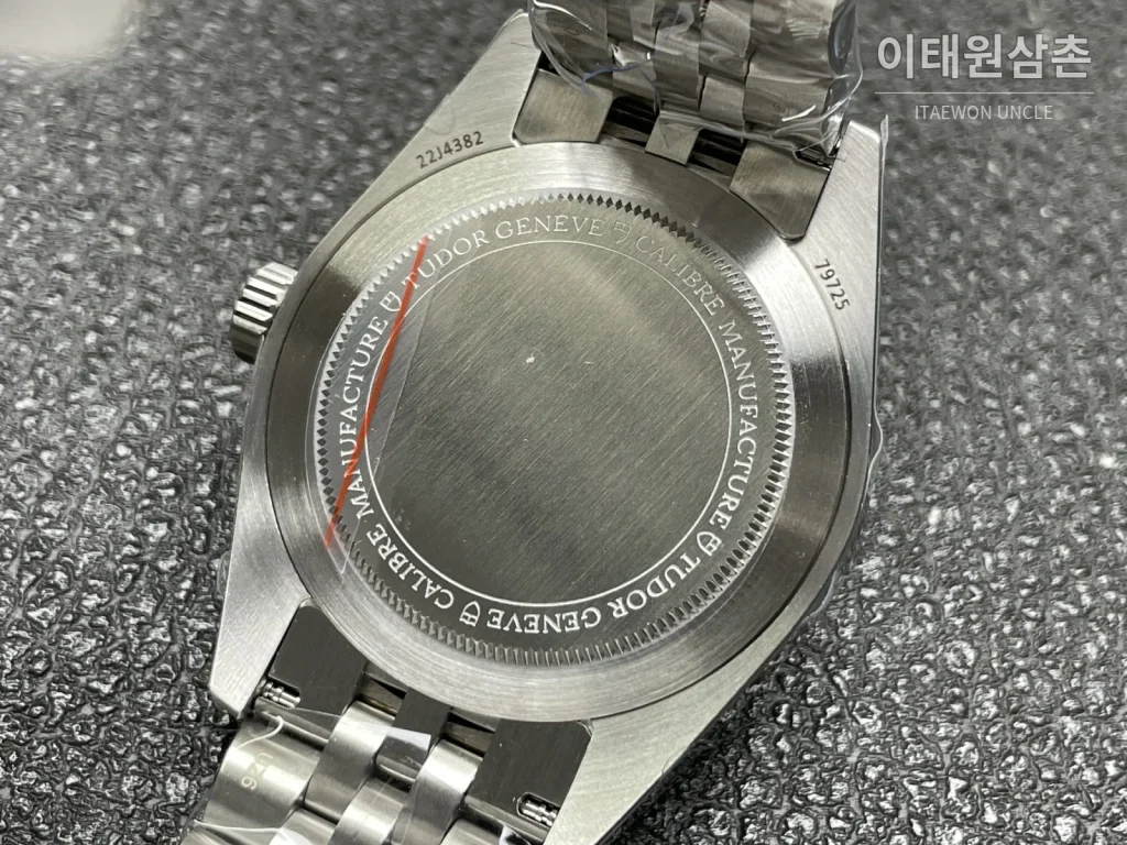 튜더 블랙베이 58 GMT 블랙다이얼 오토매틱 39mm