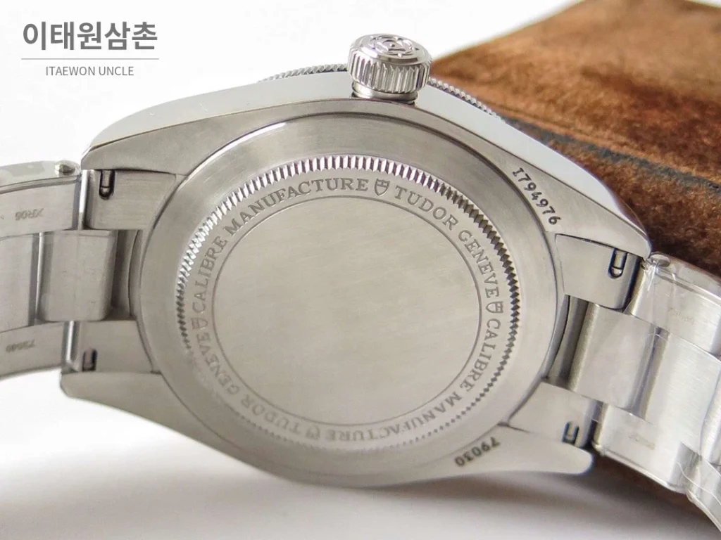 튜더 블랙베이 오토매틱 39mm