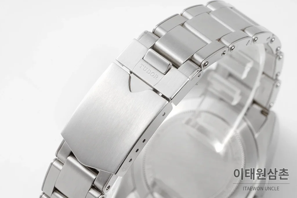 튜더 블랙 베이 오토매틱 39mm