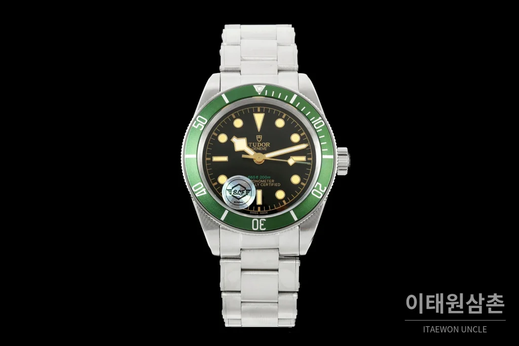 튜더 블랙베이 오토매틱 41mm 블랙 다이얼 스틸 브레이슬릿 그린 베젤