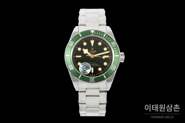 튜더 블랙베이 오토매틱 41mm 블랙 다이얼 스틸 브레이슬릿 그린 베젤