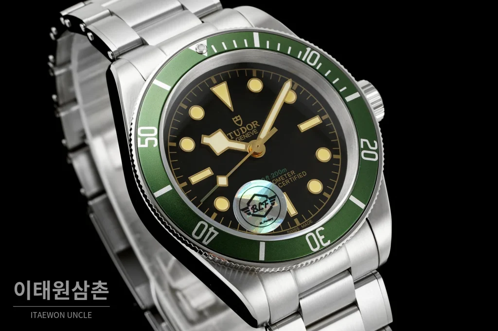 튜더 블랙베이 오토매틱 41mm 블랙 다이얼 스틸 브레이슬릿 그린 베젤