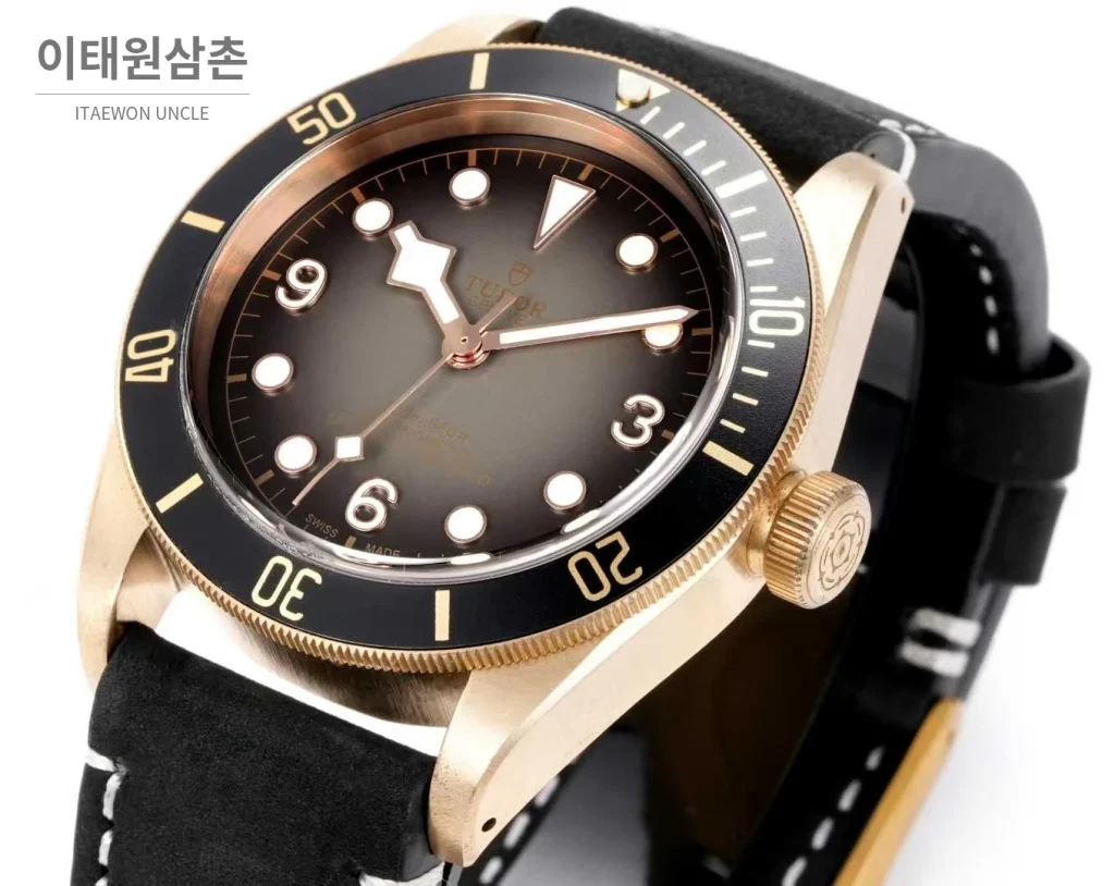 튜더 블랙베이 브론즈 알루미늄브론즈 브라운다이얼 빈티지 다이버 오토매틱 43mm 블랙 가죽 스트랩 블랙 베젤