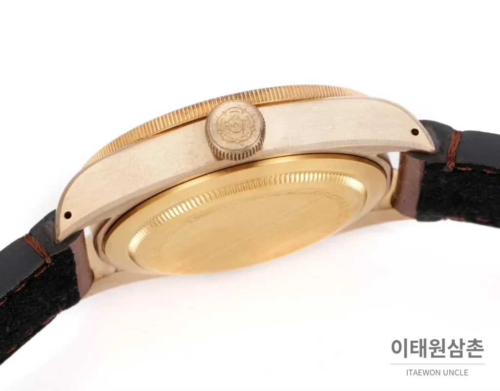 튜더 블랙베이 브론즈 알루미늄브론즈 브라운다이얼 빈티지 다이버 오토매틱 43mm 브라운 가죽 스트랩 브라운 베젤