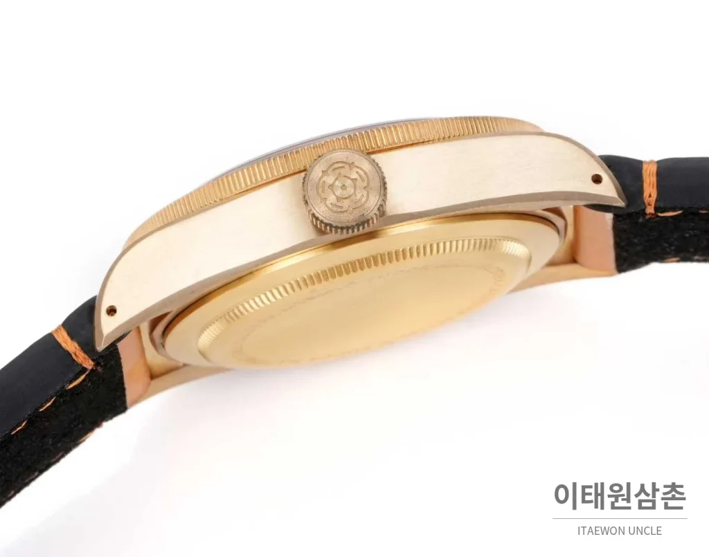 튜더 블랙베이 브론즈 알루미늄브론즈 브라운다이얼 빈티지 다이버 오토매틱 43mm 브라운 가죽 스트랩 브라운 베젤 (2)
