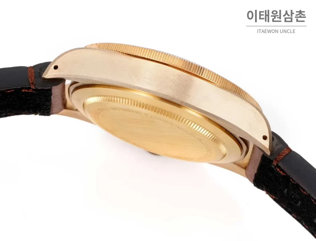 튜더 블랙베이 브론즈 알루미늄브론즈 브라운다이얼 빈티지 다이버 오토매틱 43mm 브라운 가죽 스트랩 브라운 베젤