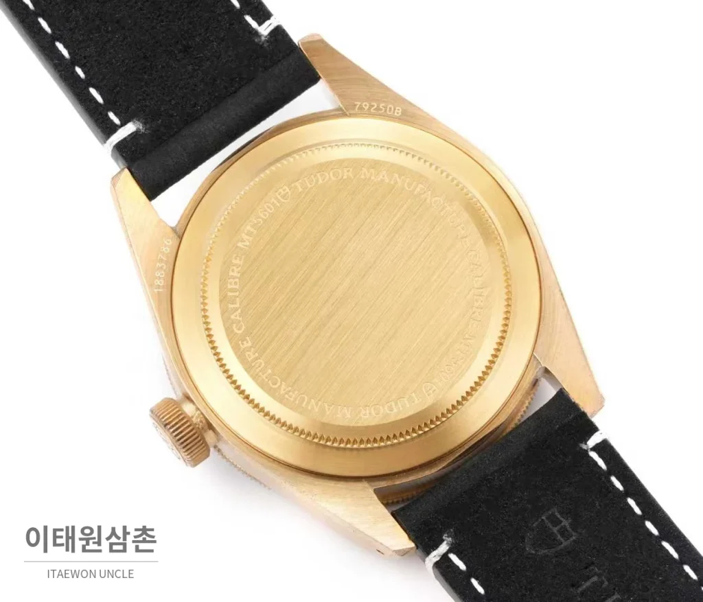 튜더 블랙베이 브론즈 알루미늄브론즈 브라운다이얼 빈티지 다이버 오토매틱 43mm 블랙 가죽 스트랩 블랙 베젤