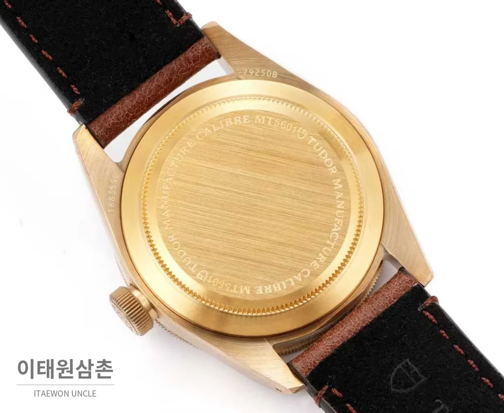 튜더 블랙베이 브론즈 알루미늄브론즈 브라운다이얼 빈티지 다이버 오토매틱 43mm 브라운 가죽 스트랩 브라운 베젤