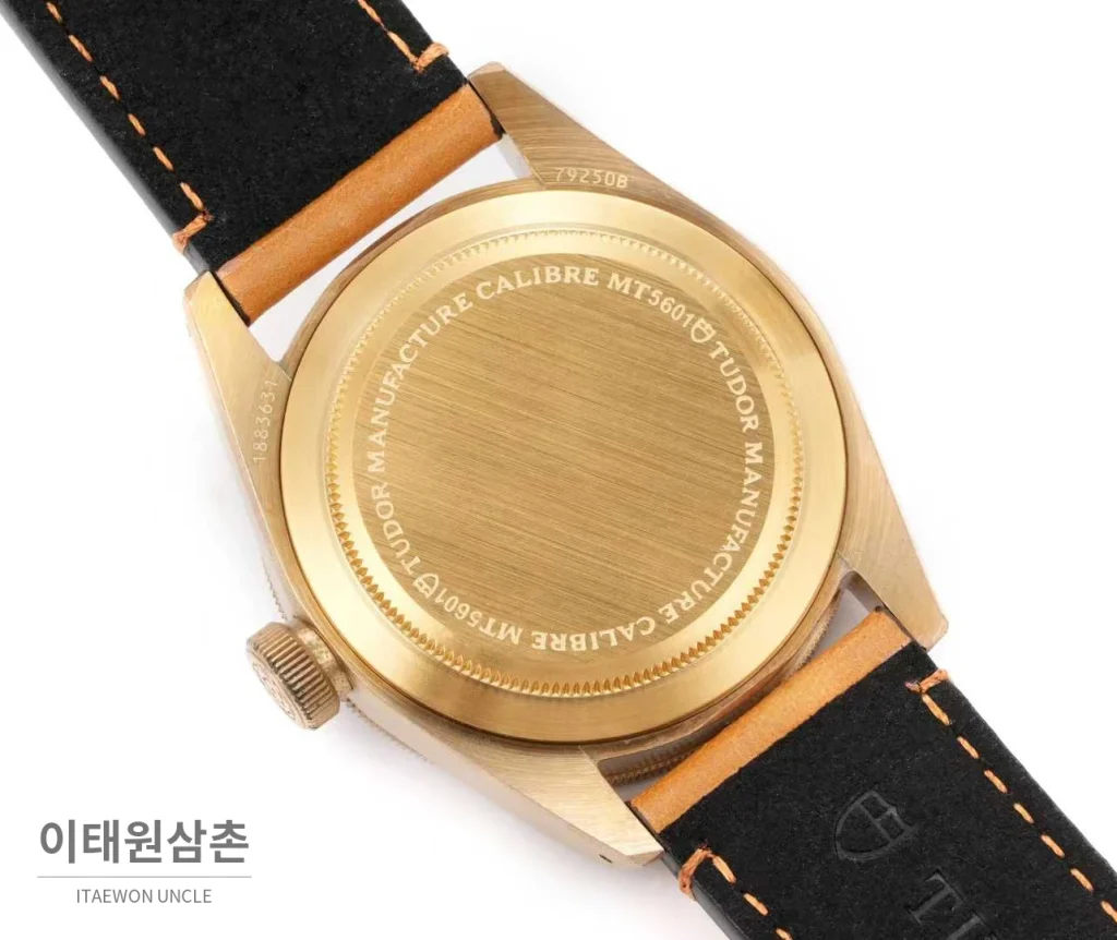 튜더 블랙베이 브론즈 알루미늄브론즈 브라운다이얼 빈티지 다이버 오토매틱 43mm 브라운 가죽 스트랩 브라운 베젤 (2)