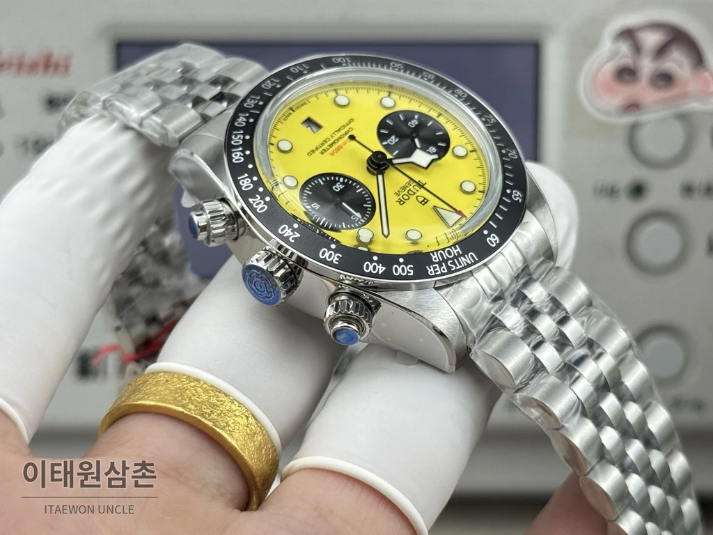 튜더 블랙베이 크로노 범블비 옐로우다이얼 주빌리 오토매틱 39mm