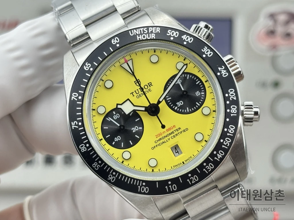튜더 블랙베이 크로노 범블비 옐로우다이얼 오이스터 오토매틱 39mm