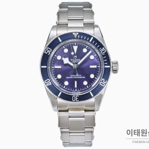 튜더 블랙베이 모노크롬 스틸 블랙다이얼 오토매틱 41mm 스틸 브레이슬릿 네이비 베젤