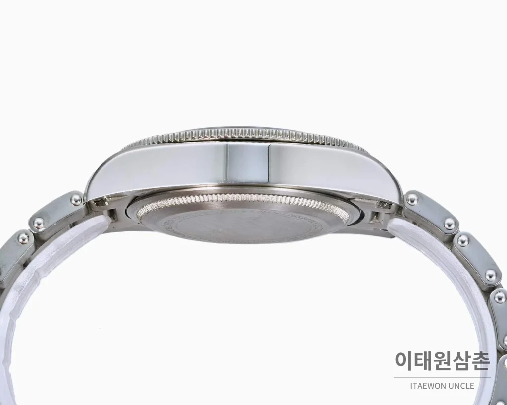 튜더 블랙베이 모노크롬 스틸 블랙다이얼 오토매틱 41mm 스틸 브레이슬릿 골드 베젤