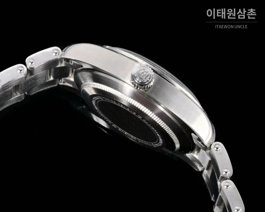 튜더 블랙베이 프로 GMT 스틸 아이보리/블랙 다이얼 오토매틱 39mm 아이보리 / 블랙