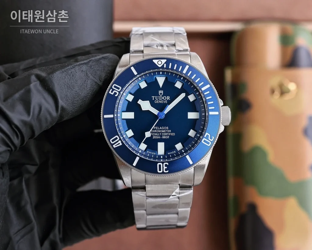 튜더 헤리티지 블랙베이 스틸 브레이슬릿 오토매틱 42mm 네이비 다이얼