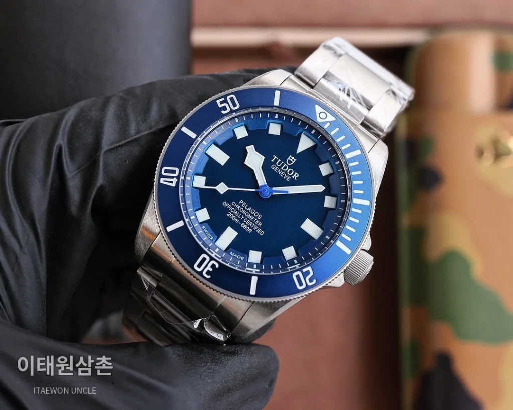 튜더 헤리티지 블랙베이 스틸 브레이슬릿 오토매틱 42mm 네이비 다이얼