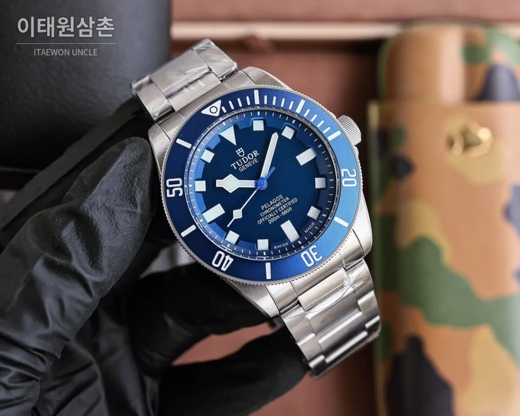 튜더 헤리티지 블랙베이 스틸 브레이슬릿 오토매틱 42mm 네이비 다이얼