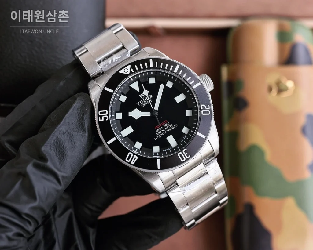 튜더 헤리티지 블랙베이 스틸 브레이슬릿 오토매틱 42mm 블랙 다이얼