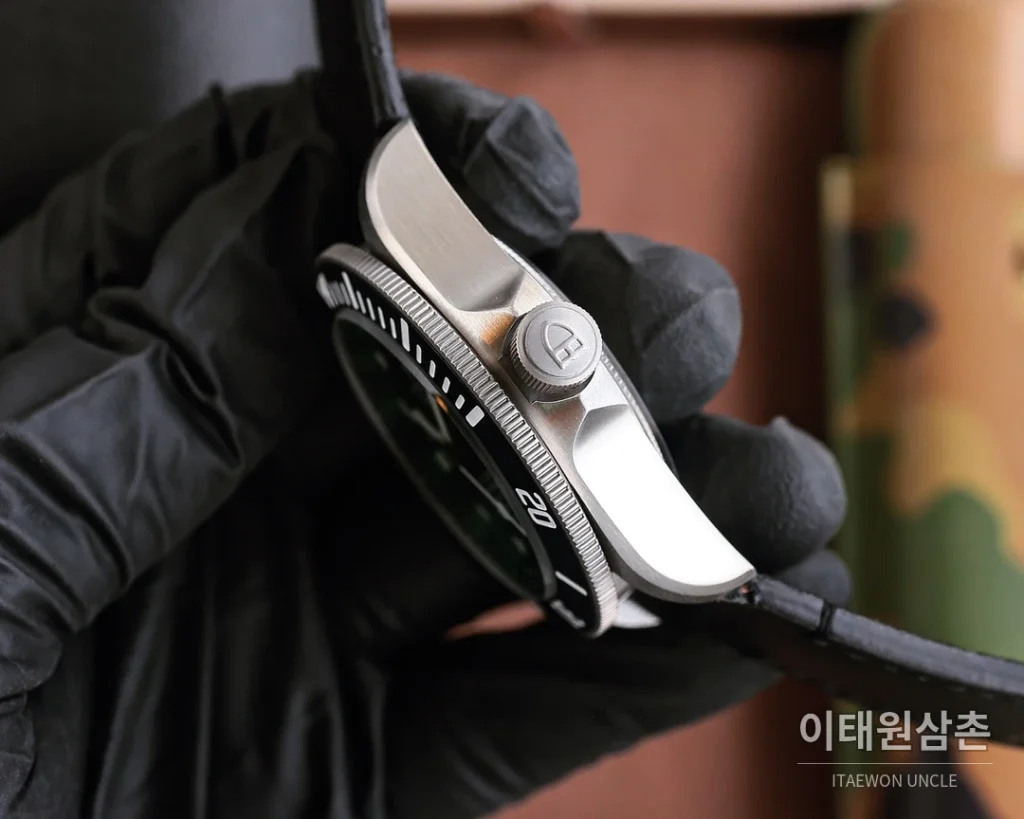튜더 헤리티지 블랙베이 스틸 브레이슬릿 오토매틱 42mm 그린 다이얼