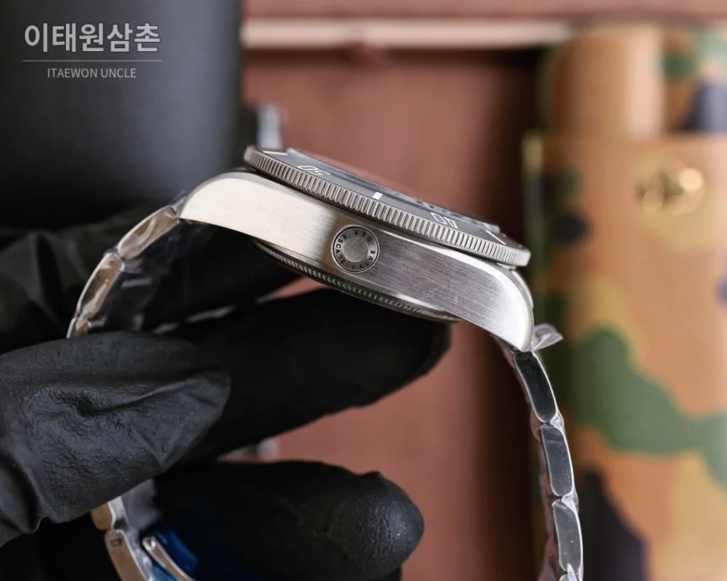 튜더 헤리티지 블랙베이 스틸 브레이슬릿 오토매틱 42mm 블랙 다이얼