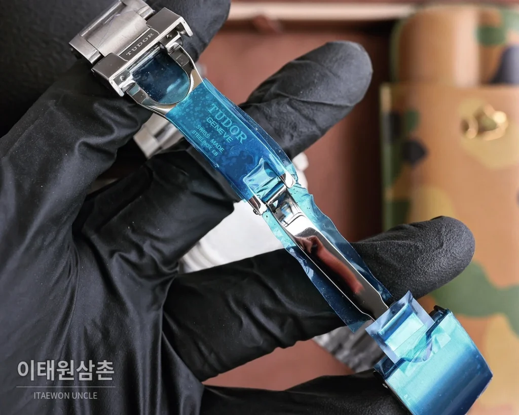 튜더 헤리티지 블랙베이 스틸 브레이슬릿 오토매틱 42mm 네이비 다이얼