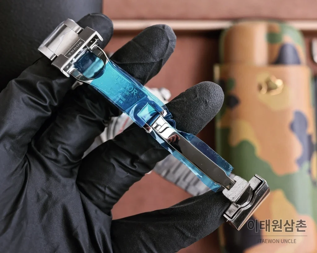 튜더 헤리티지 블랙베이 스틸 브레이슬릿 오토매틱 42mm 블랙 다이얼