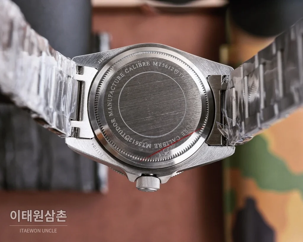 튜더 헤리티지 블랙베이 스틸 브레이슬릿 오토매틱 42mm 네이비 다이얼