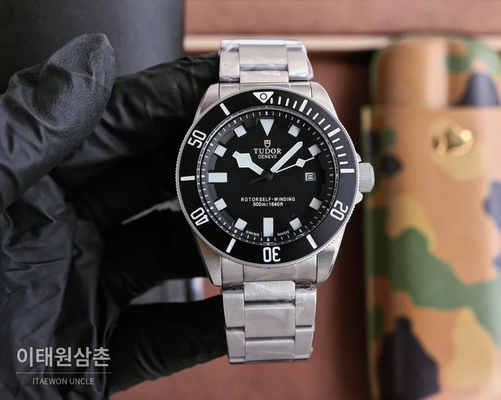 튜더 헤리티지 블랙베이 스틸 브레이슬릿 오토매틱 42mm 블랙 다이얼