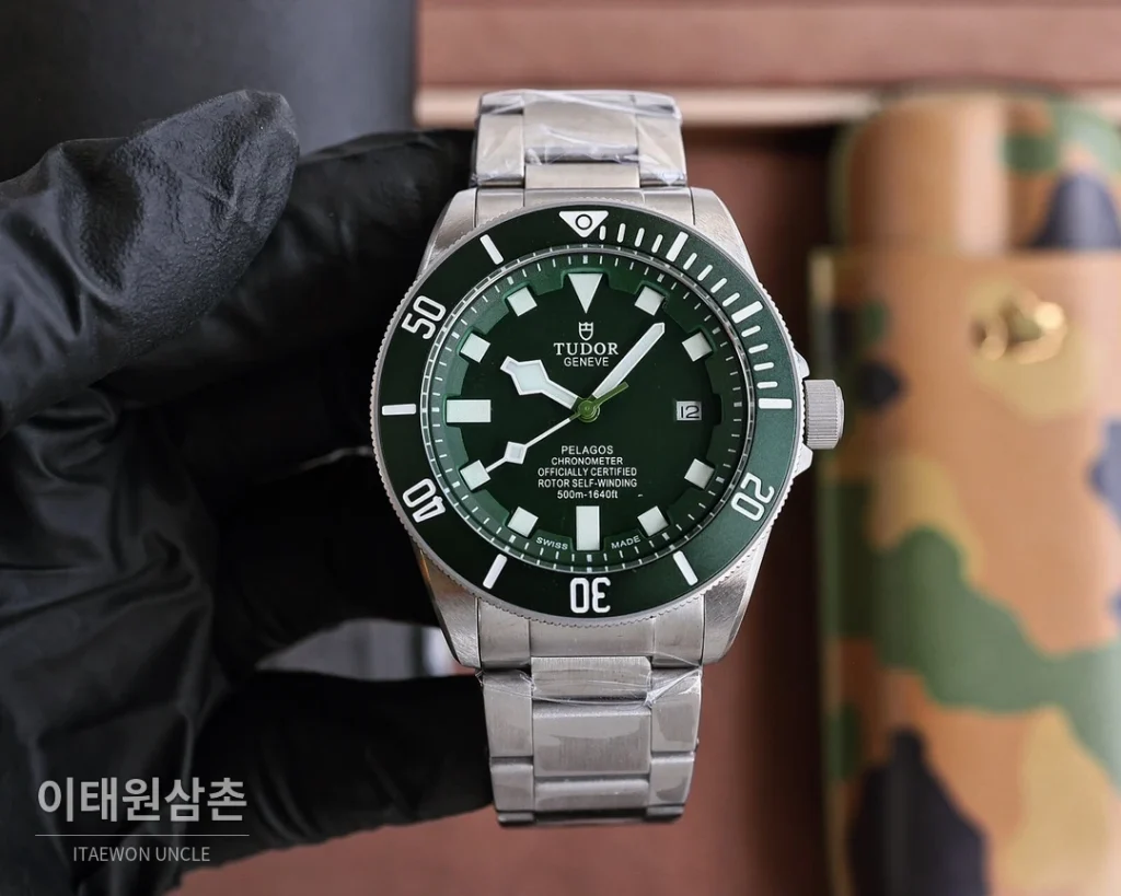 튜더 헤리티지 블랙베이 스틸 브레이슬릿 오토매틱 42mm 네이비 다이얼