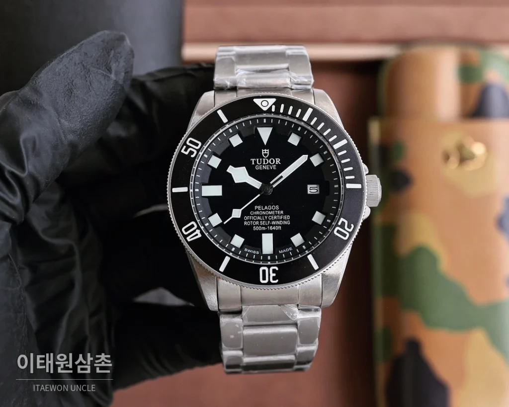 튜더 헤리티지 블랙베이 스틸 브레이슬릿 오토매틱 42mm 블랙 다이얼