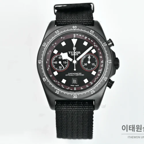 튜더 펠리컨 크로노그래프 오토매틱 43mm 블랙 다이얼 블랙 나일론 스트랩
