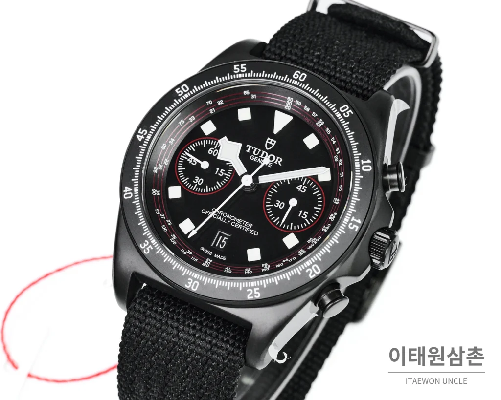 튜더 펠리컨 크로노그래프 오토매틱 43mm 블랙 다이얼 블랙 나일론 스트랩