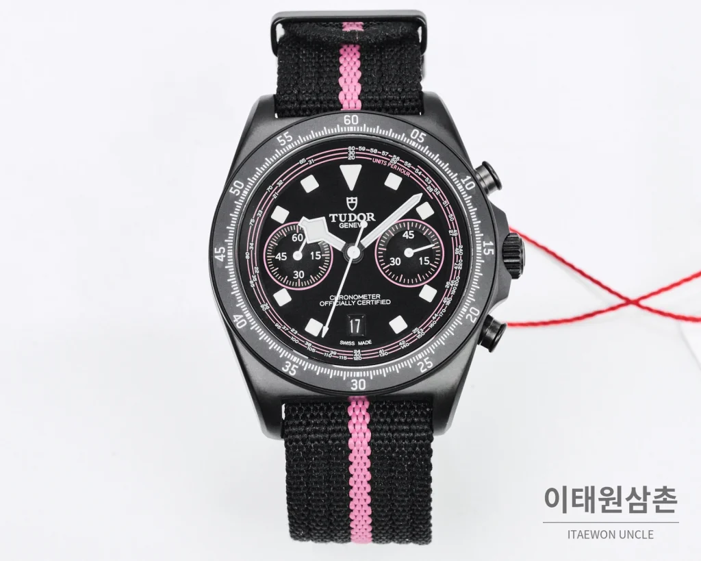 튜더 펠리컨 크로노그래프 오토매틱 43mm 블랙 다이얼 핑크 나일론 스트랩