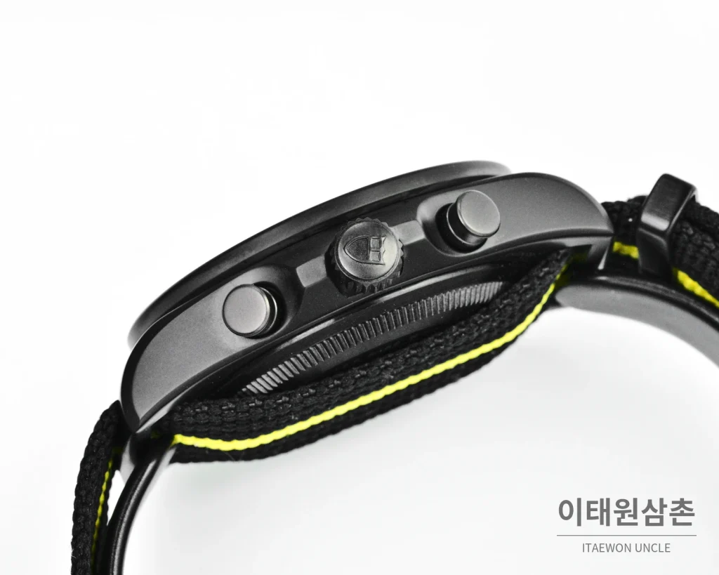 튜더 펠리컨 크로노그래프 오토매틱 43mm 블랙 다이얼 블랙 나일론 스트랩 (2)