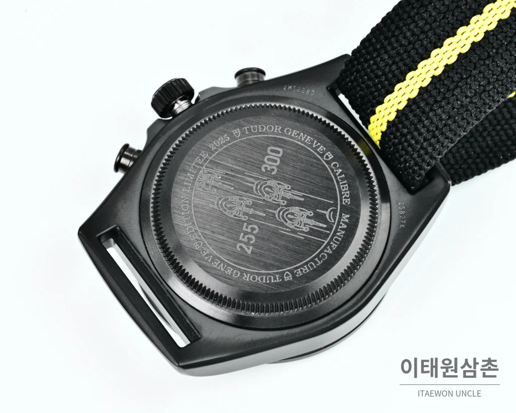 튜더 펠리컨 크로노그래프 오토매틱 43mm 블랙 다이얼 블랙 나일론 스트랩 (2)