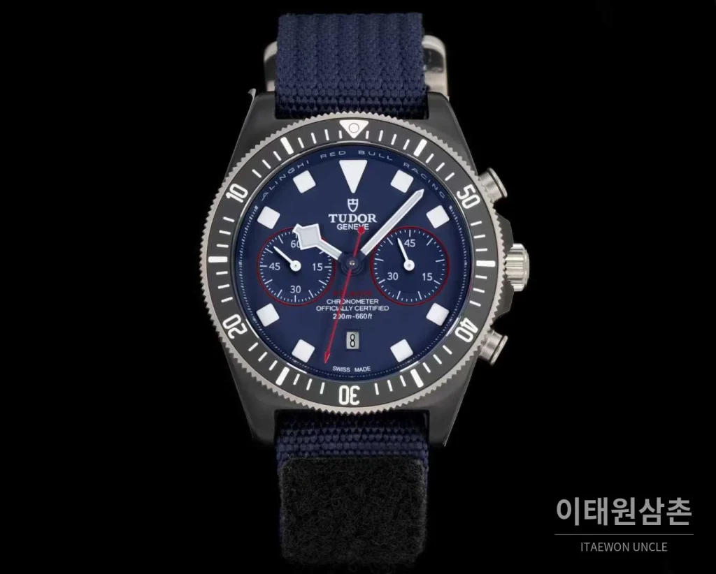 튜더 펠라고스 FXD 카본 블루다이얼 크로노그래프 데이데이트 오토매틱 43mm 네이비 나일론 스트랩 그레이 베젤
