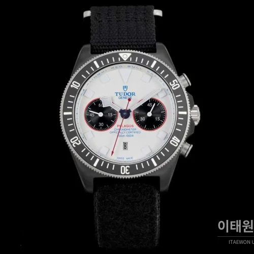 튜더 펠라고스 FXD 카본 블루다이얼 크로노그래프 데이데이트 오토매틱 43mm (3) 튜더 펠라고스 FXD 카본 블루다이얼 크로노그래프 데이데이트 오토매틱 43mm 블랙 나일론 스트랩 그레이 베젤
