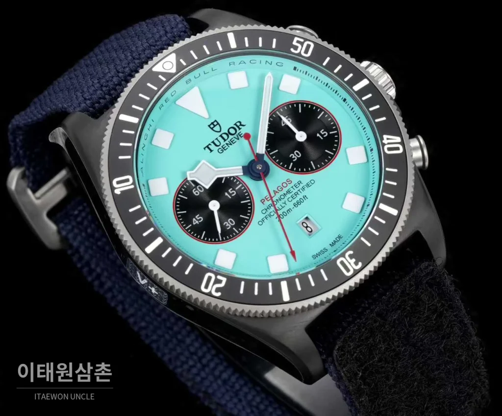 튜더 펠라고스 FXD 카본 블루다이얼 크로노그래프 데이데이트 오토매틱 43mm 네이비 나일론 스트랩 그레이 베젤 (2)
