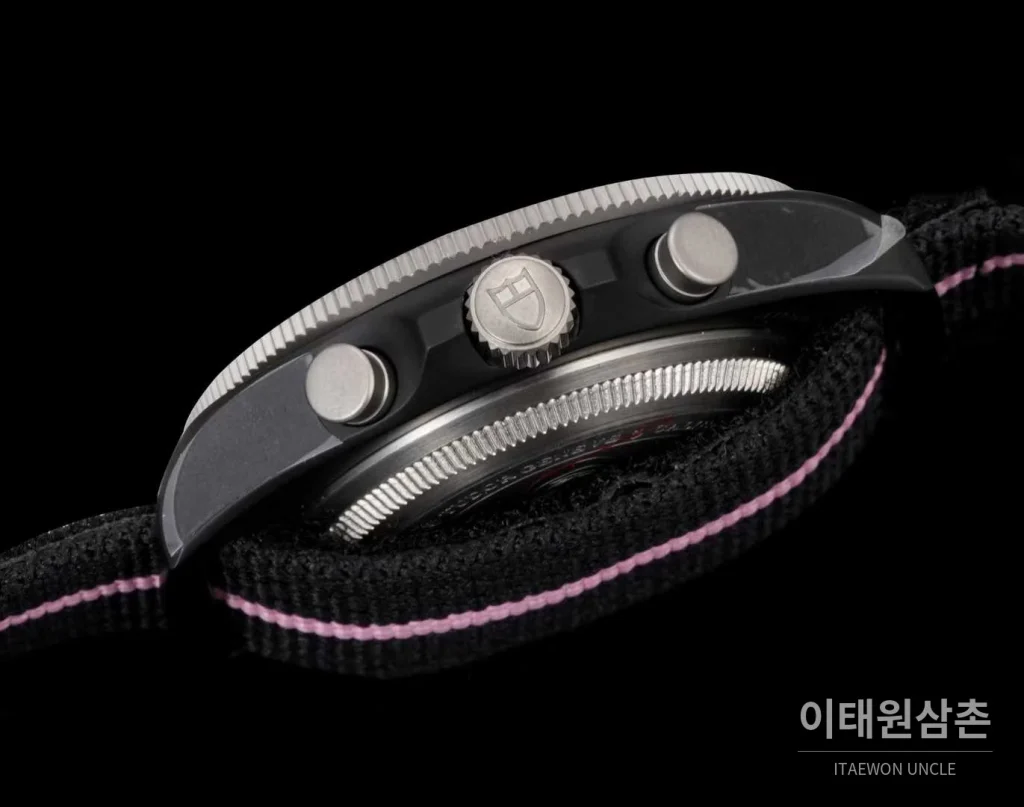 튜더 펠라고스 FXD 카본 블루다이얼 크로노그래프 데이데이트 오토매틱 43mm 블랙 나일론 스트랩 블랙 베젤